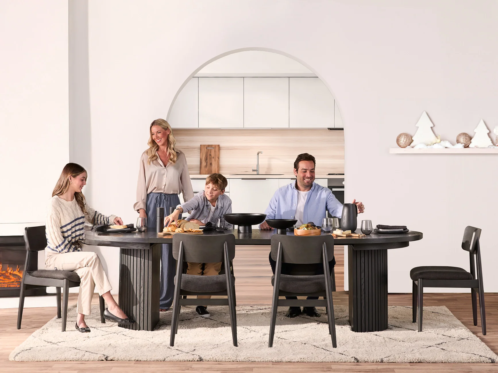 Round Dining Set - The Family - Image 8
